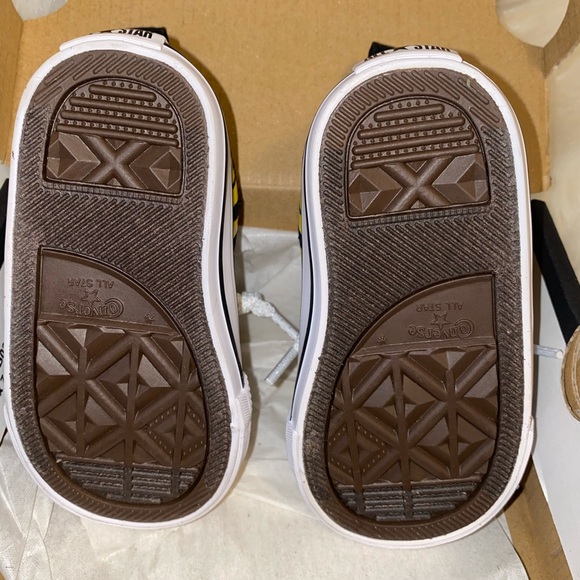 Converse - Picture 2 of 3